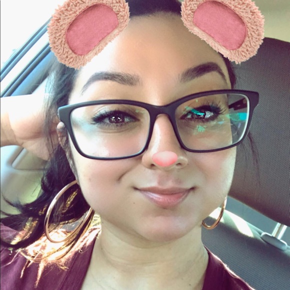 Meet your Posher, Melissa - Picture 1 of 1